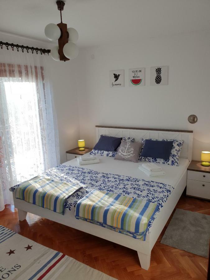 Apartmani Sofia Njivice Ngoại thất bức ảnh